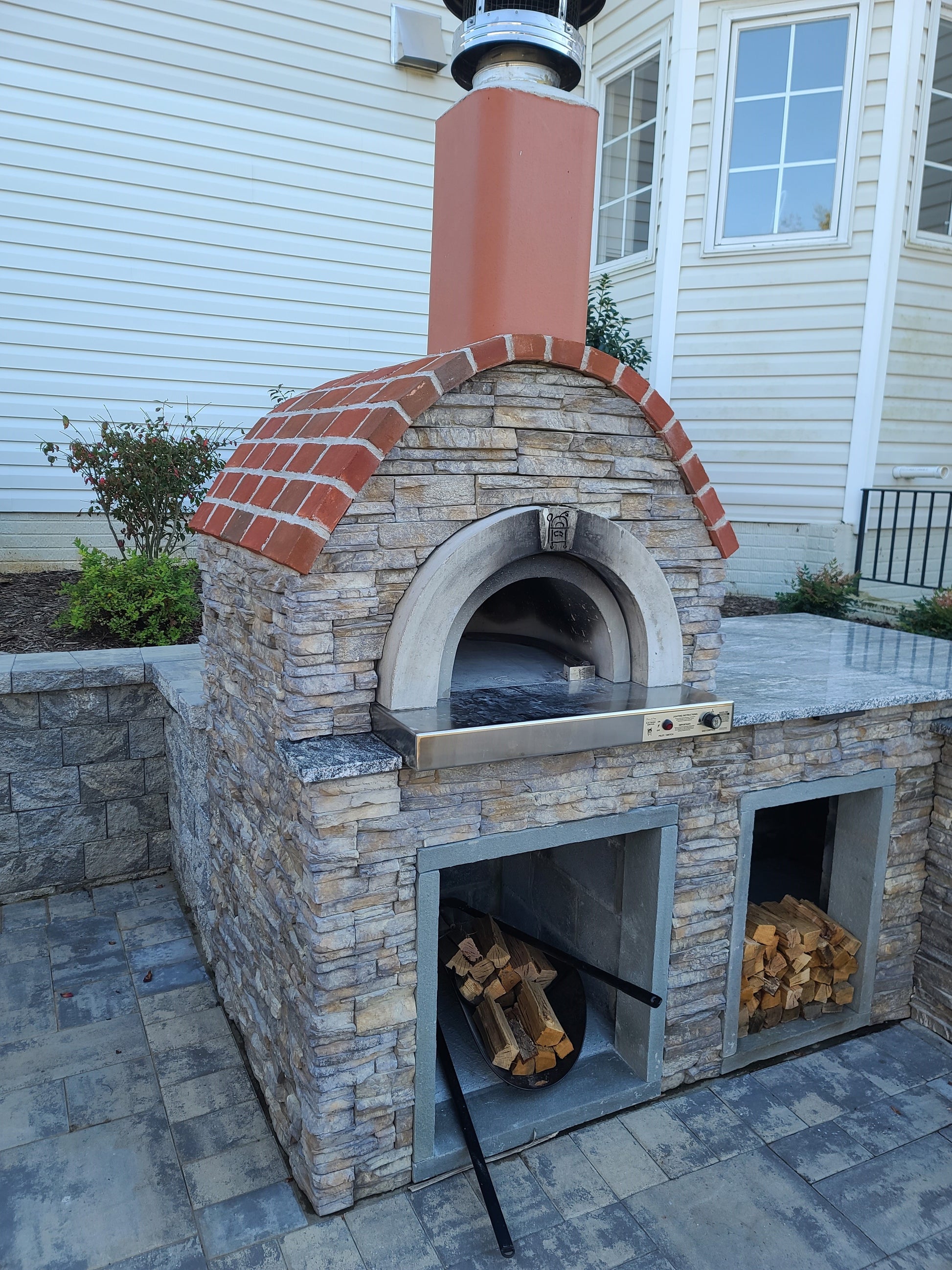 HPC Forno de Pizza Di Napoli ready-to-finish pizza oven exterior view